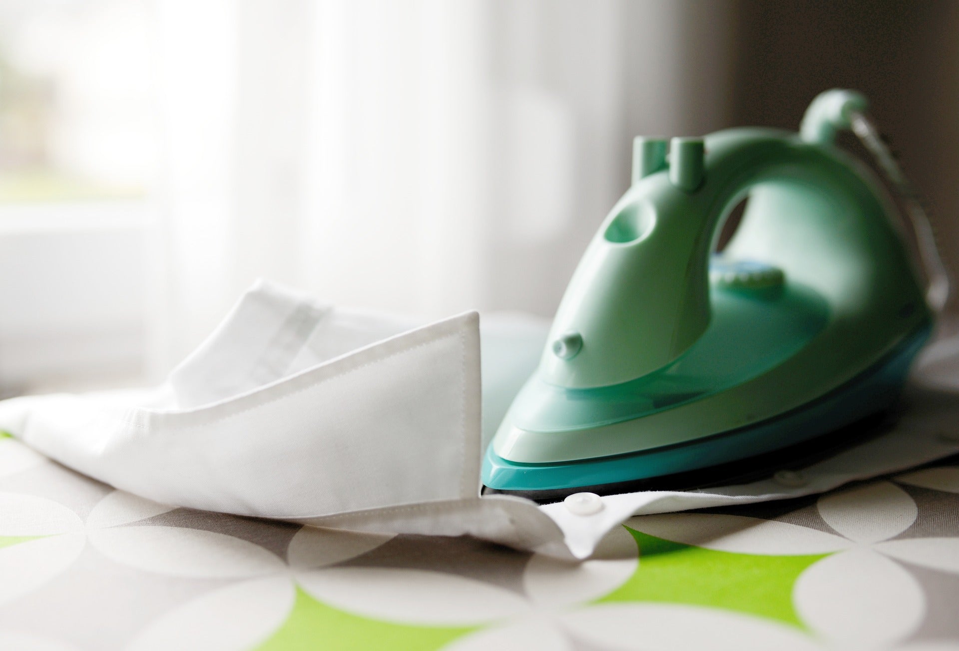 Jak dbać o ubrania? Wskazówki i symbole prania