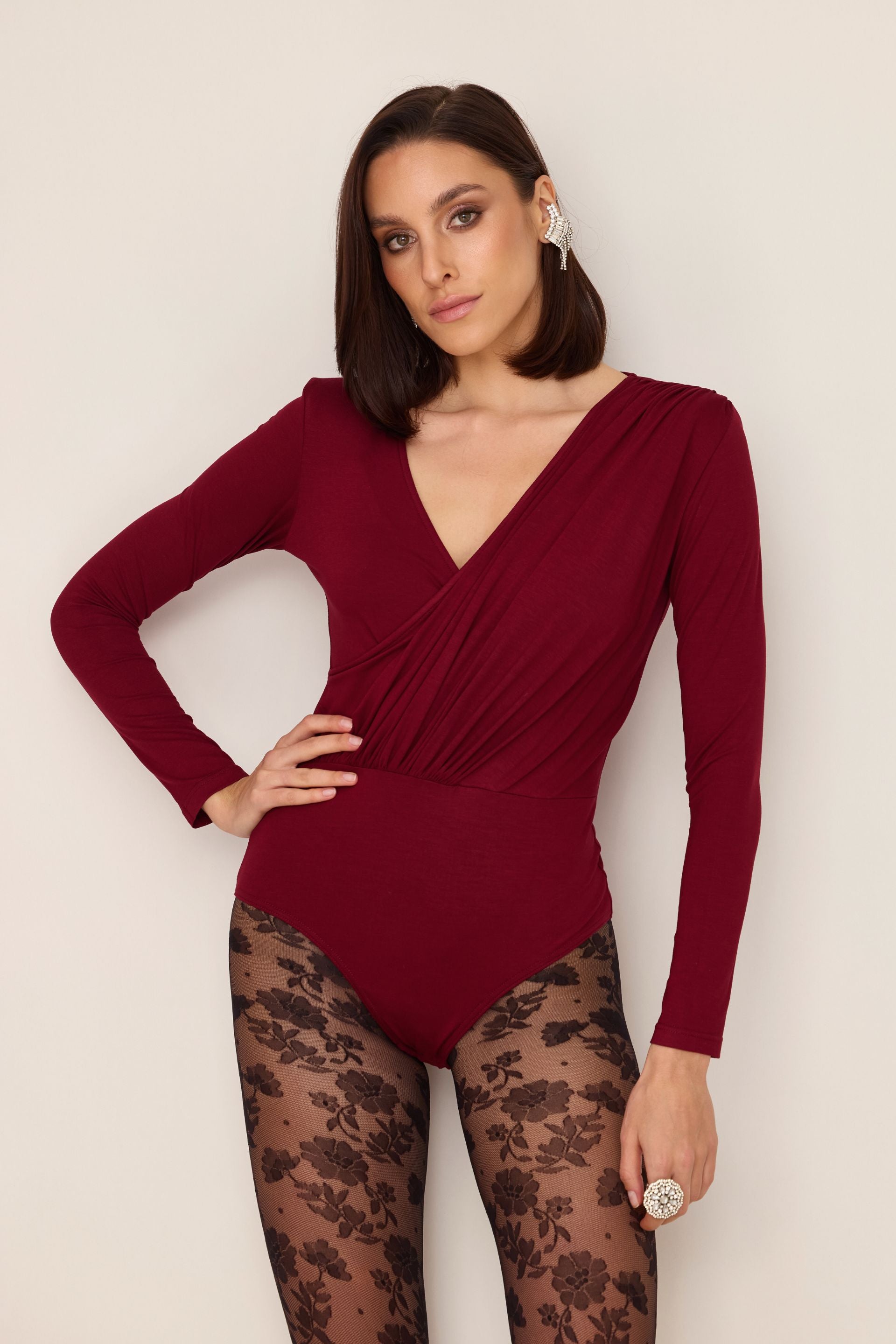 Body z poduszkami i drapowaniem burgund