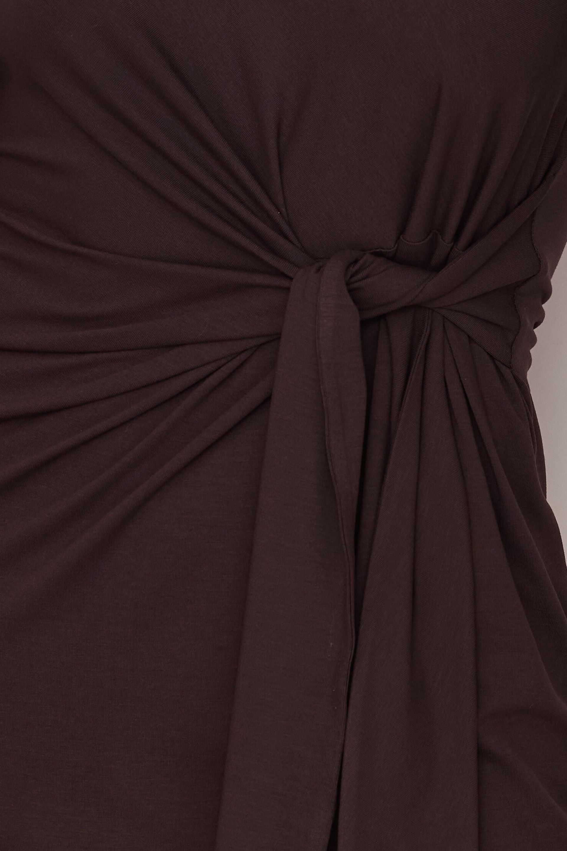 Sukienka mini z długim rękawem i supłem gorzka czekolada