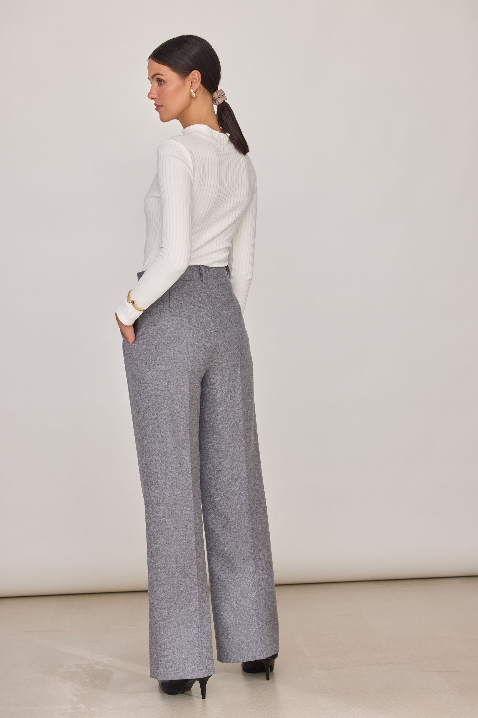 Półgolf z bawełny w prążek śmietankowa biel