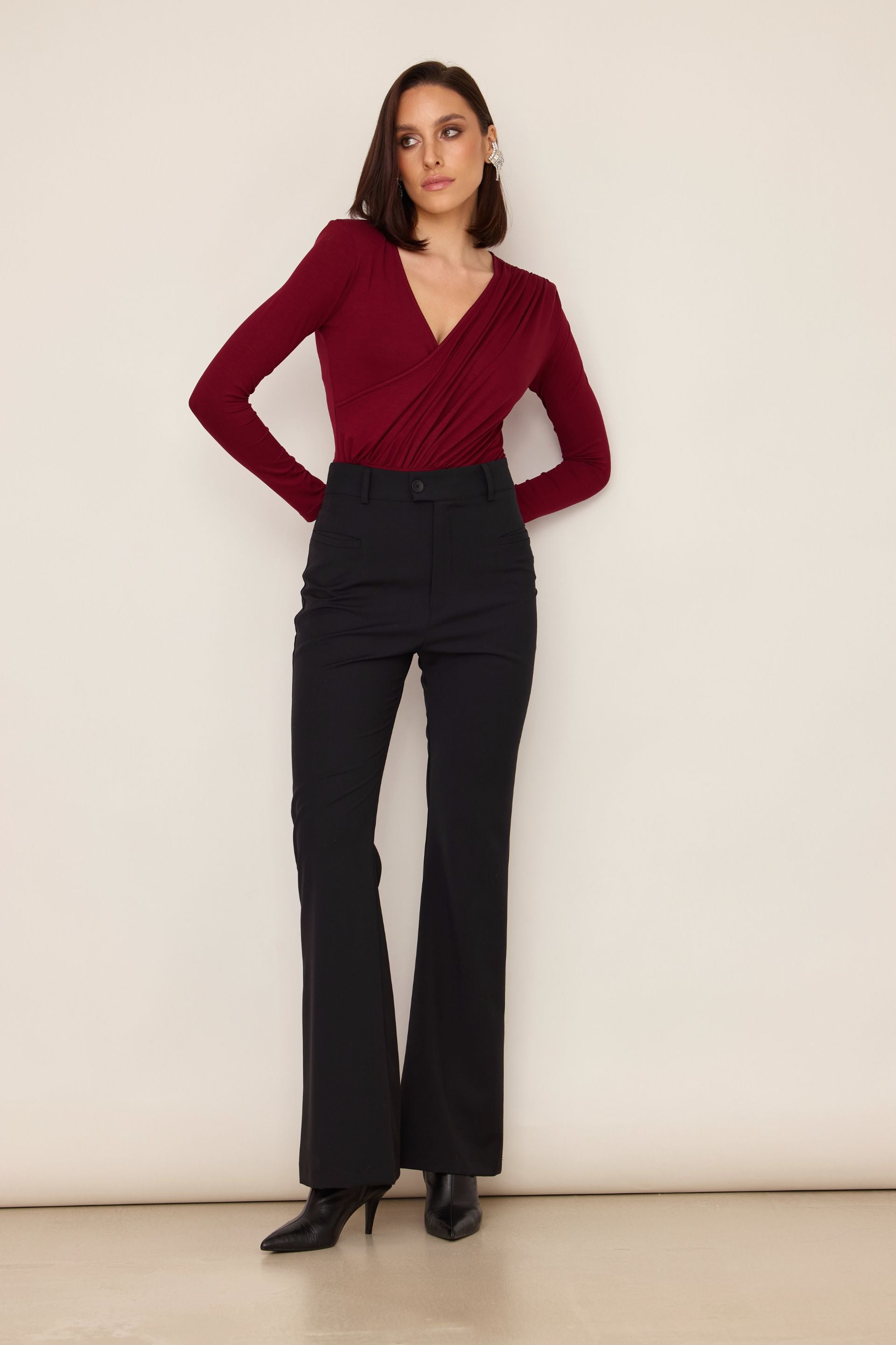 Body z poduszkami i drapowaniem burgund