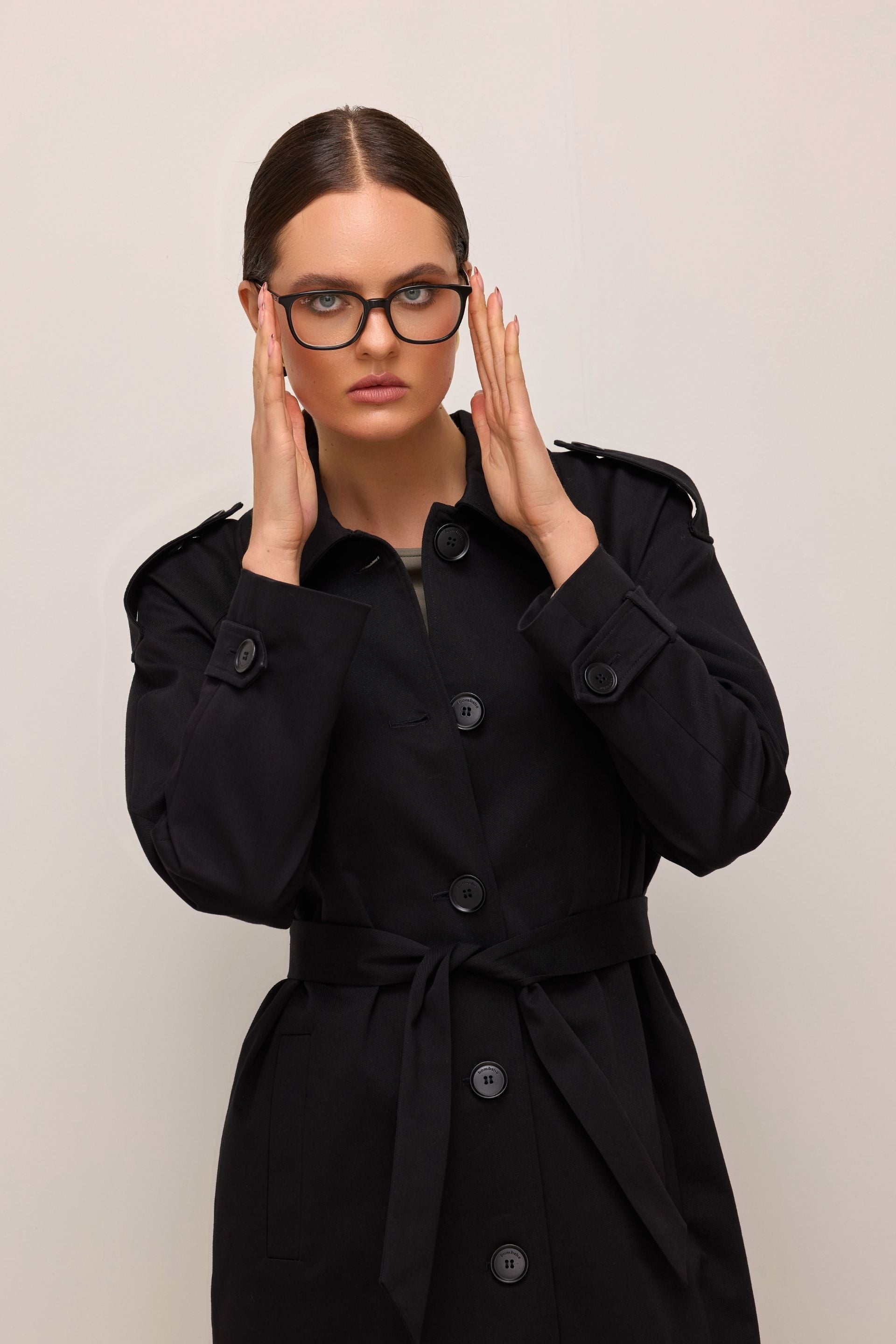 Jednorzędowy długi trencz czarny