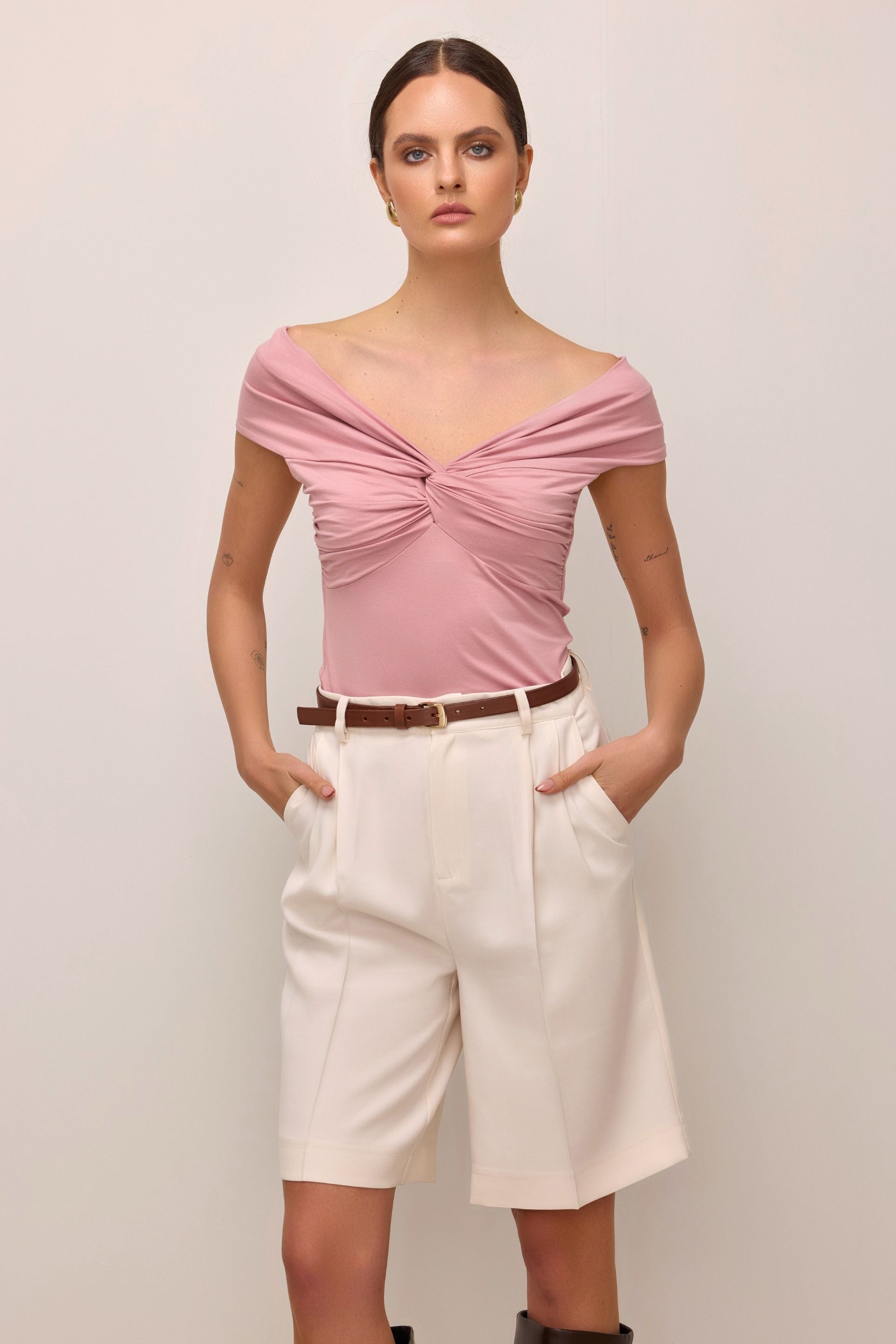 Bluzka bez ramion z zawinięciem zgaszony róż