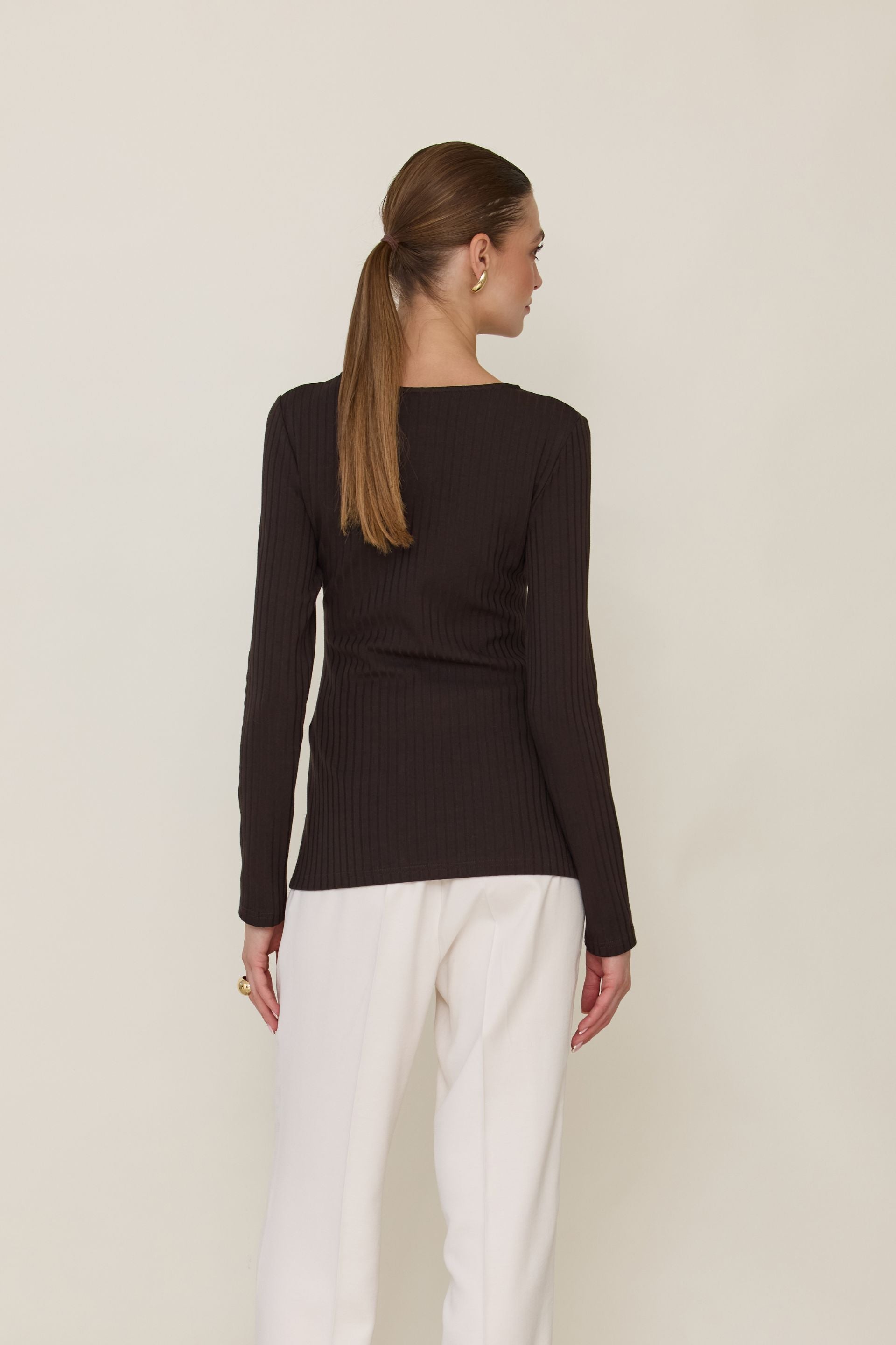 Longsleeve with a wider stripe, dark chocolate