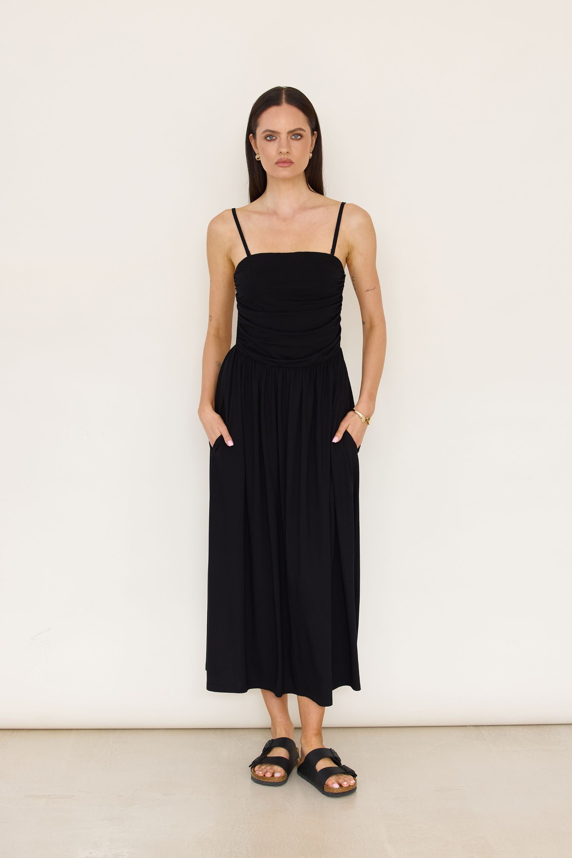 Ruched dress with detachable straps, black