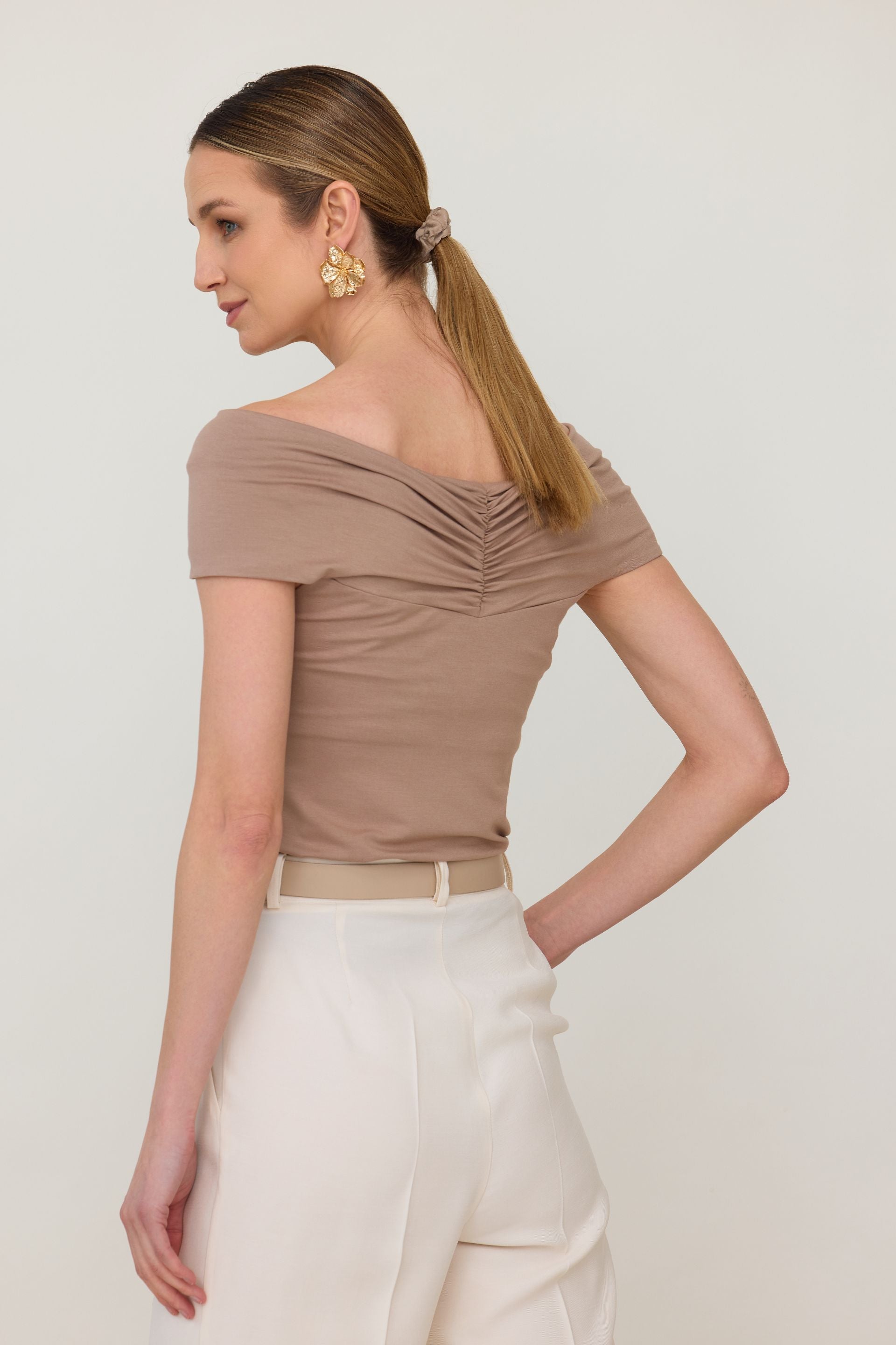 Bluzka bez ramion z zawinięciem cappucino