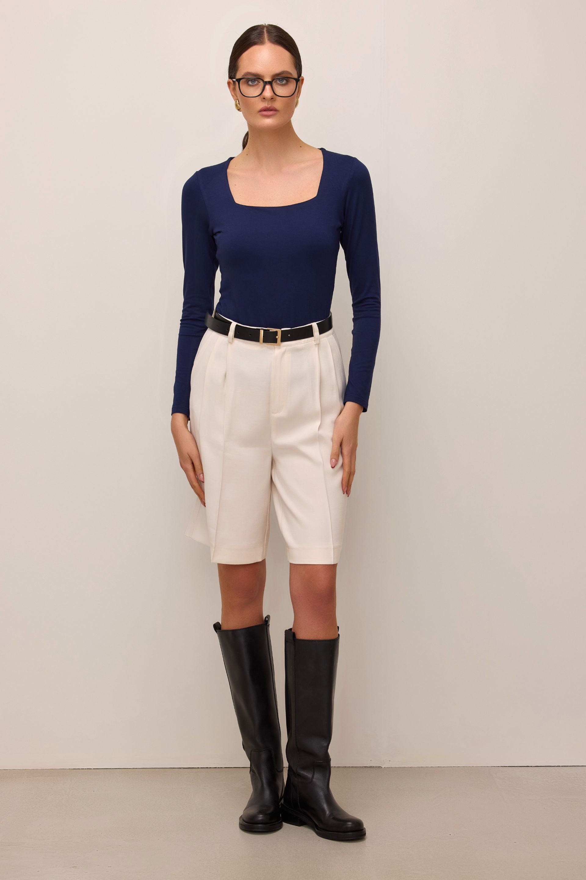 Bluzka z kwadratowym dekoltem granatowa