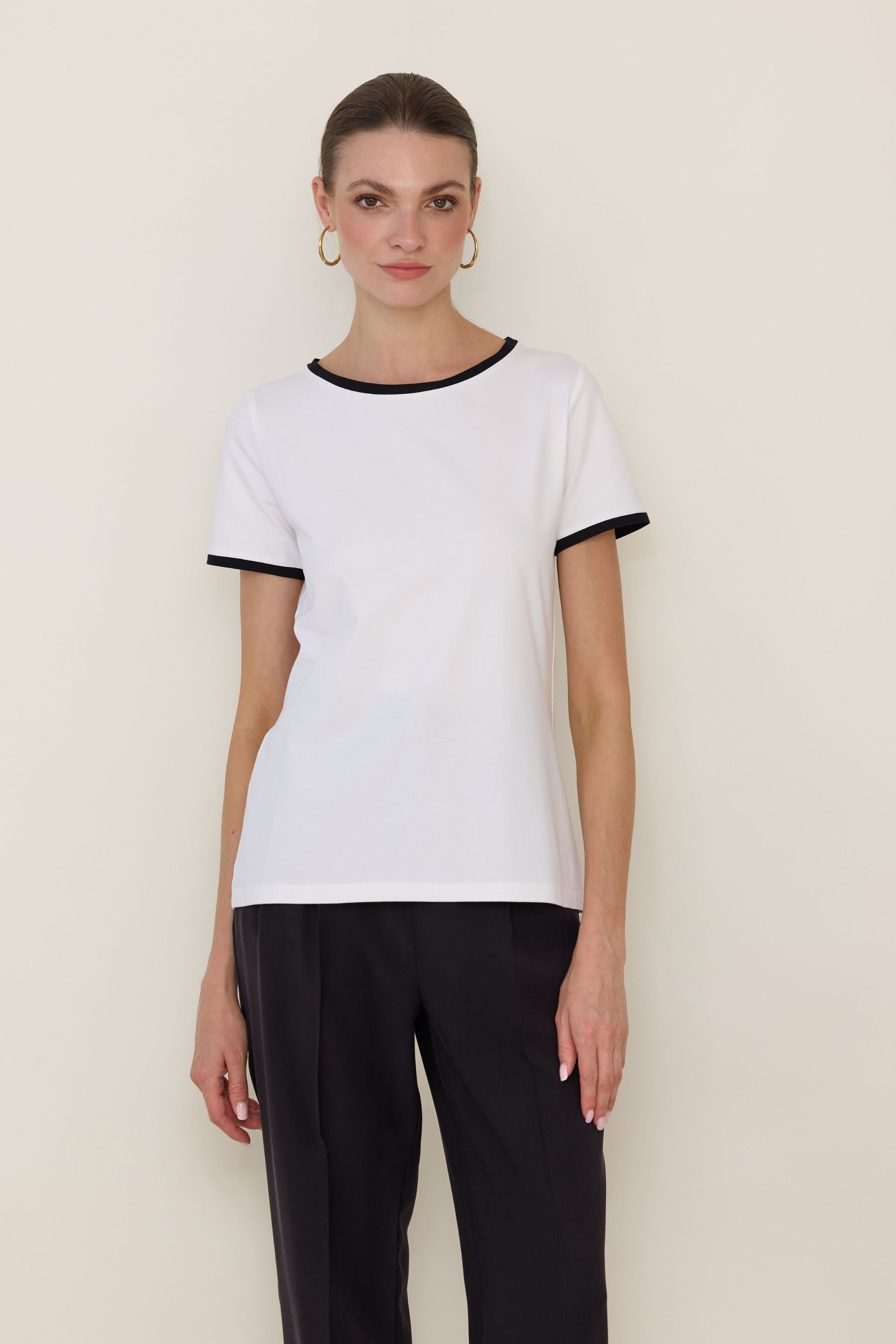T-shirt z lamówką biały