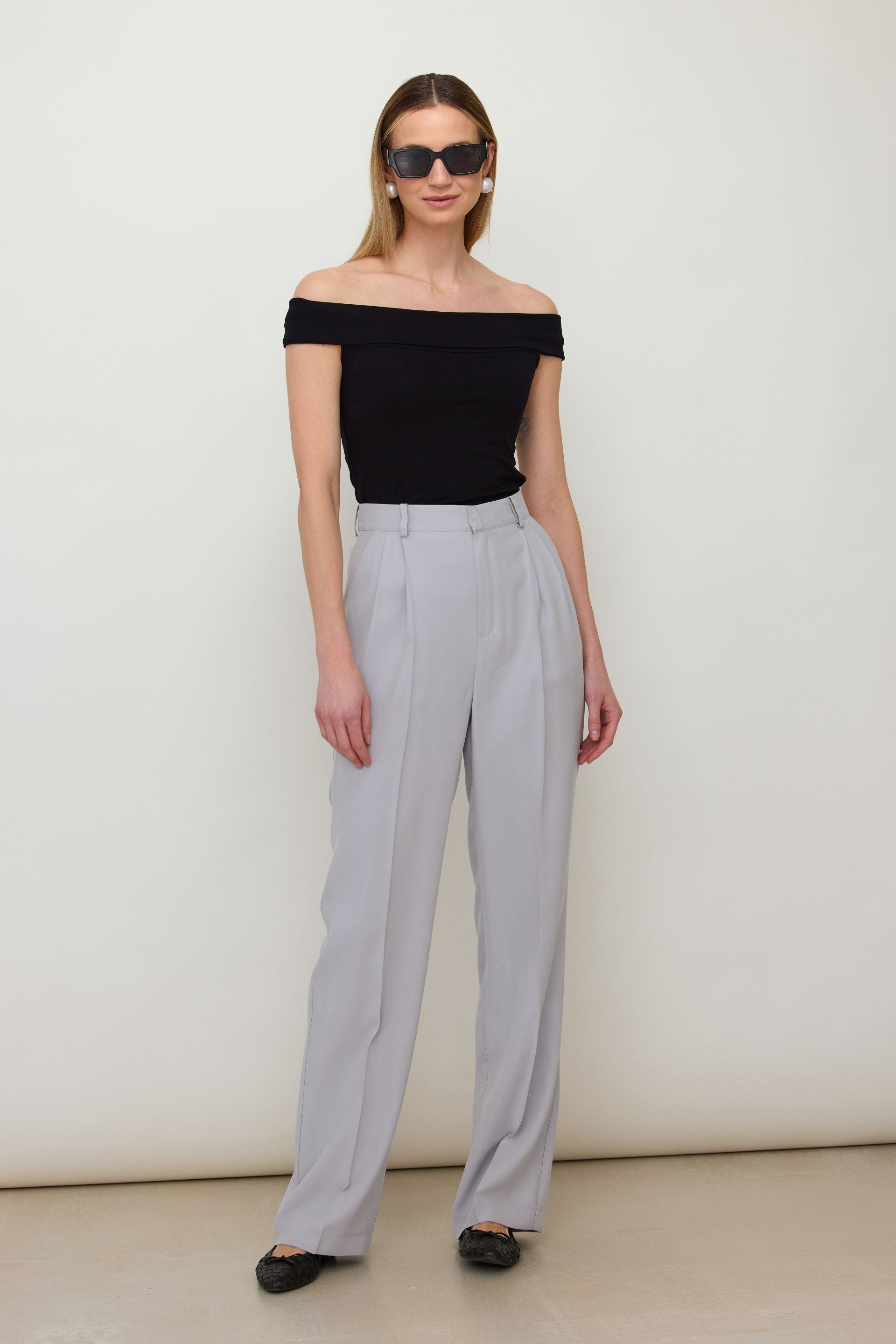 Bluzka z odkrytymi ramionami czarna