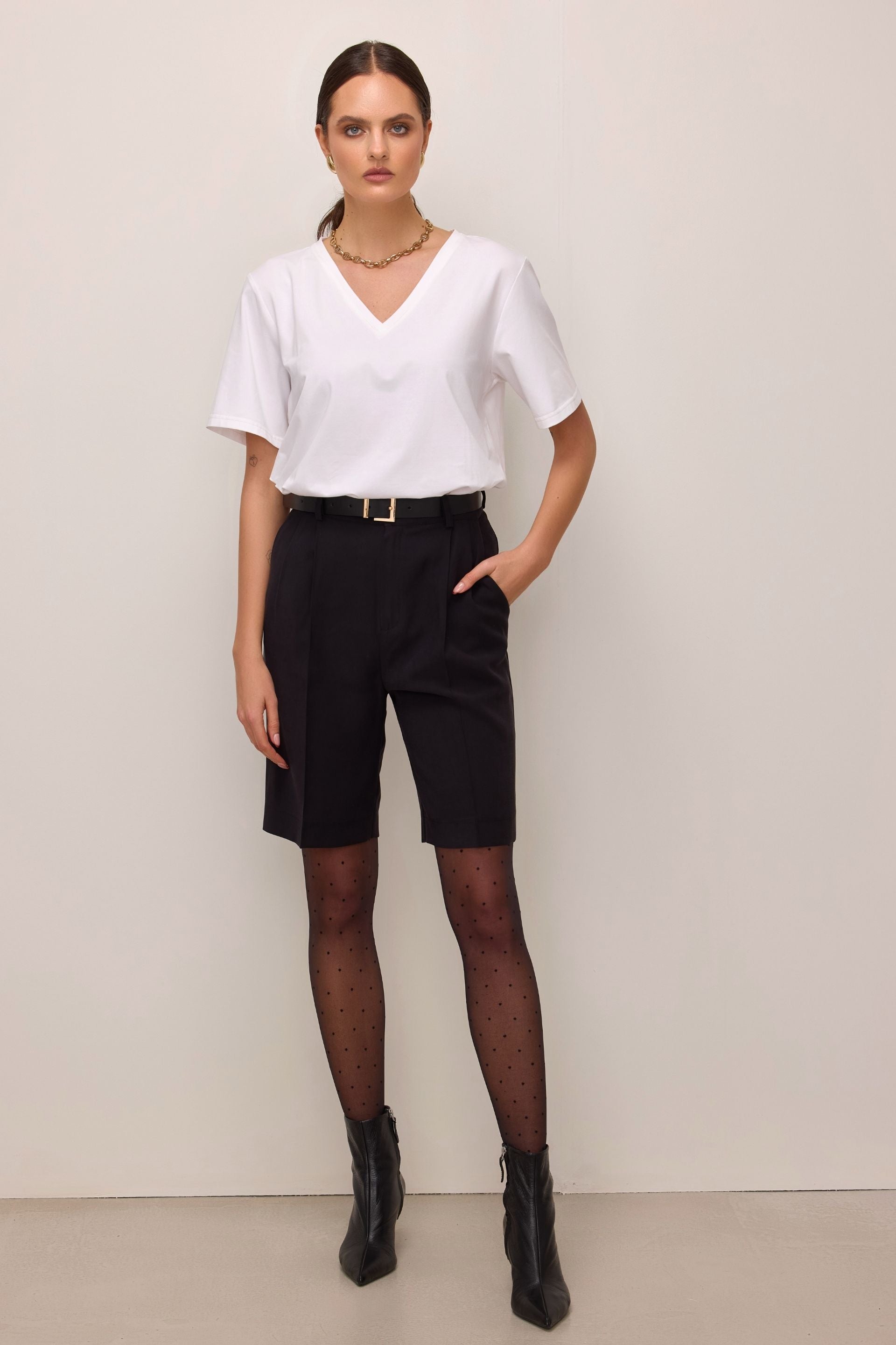 T-shirt o kroju pudełkowym z dekoltem typu V