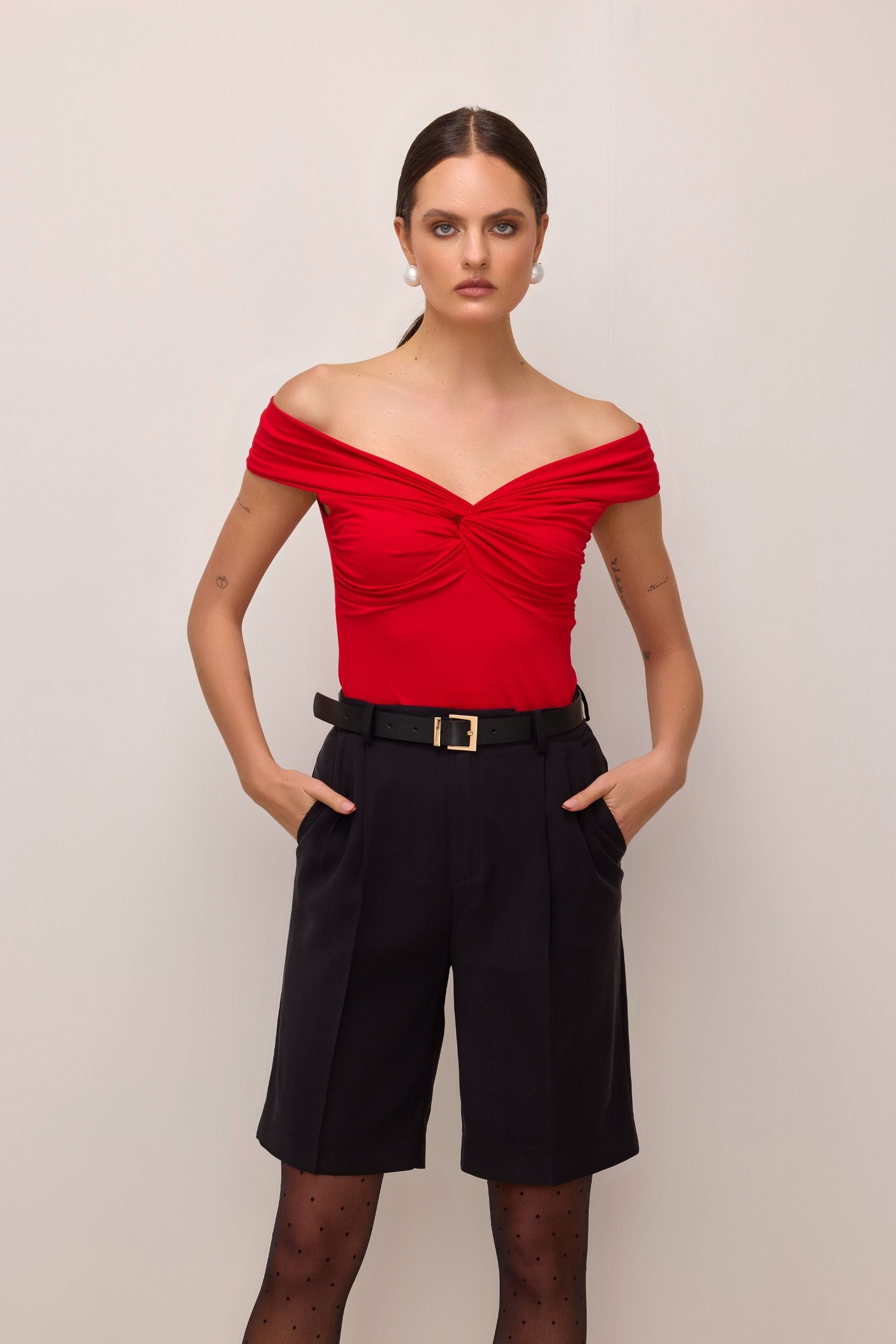 Bluzka bez ramion z zawinięciem czerwona