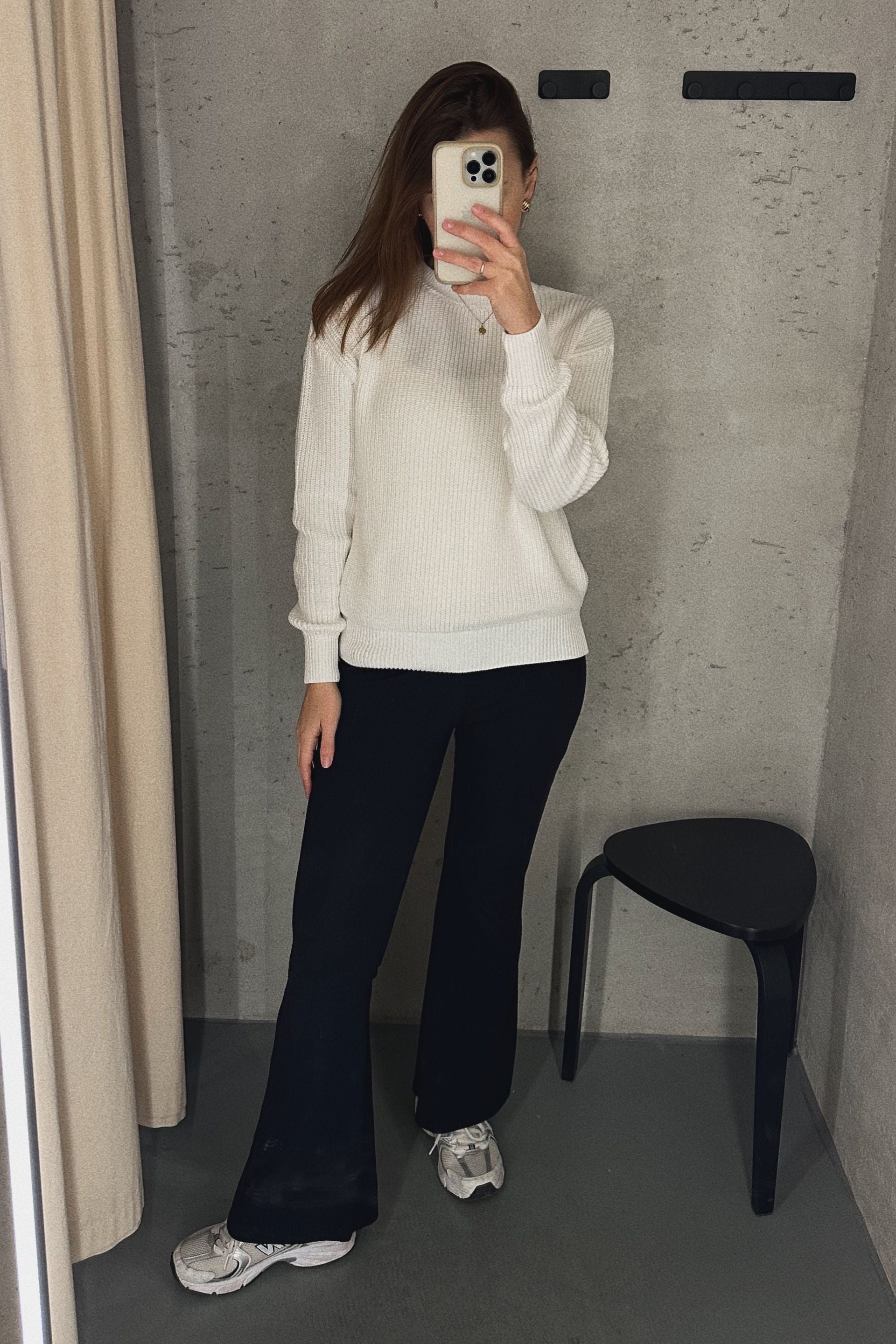 Bawełniany sweter z okrągłym dekoltem krem