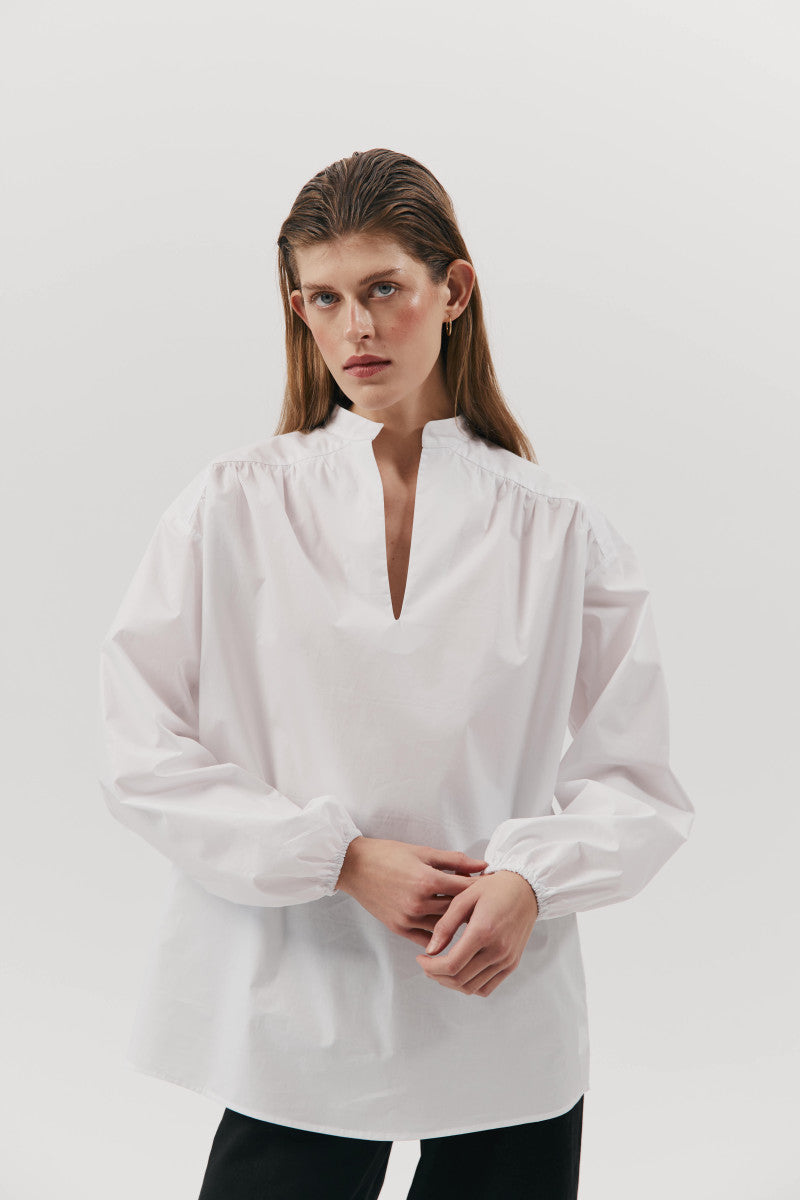 Bawełniana koszula ze stójką biała