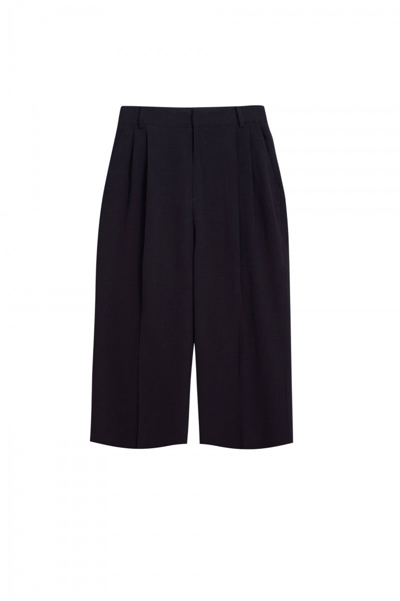 Black viscose Bermuda shorts
