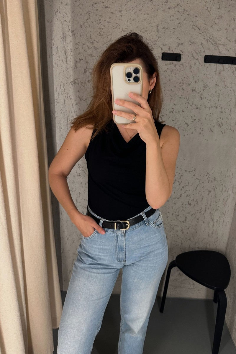 Bluzka z dekoltem typu woda czarna