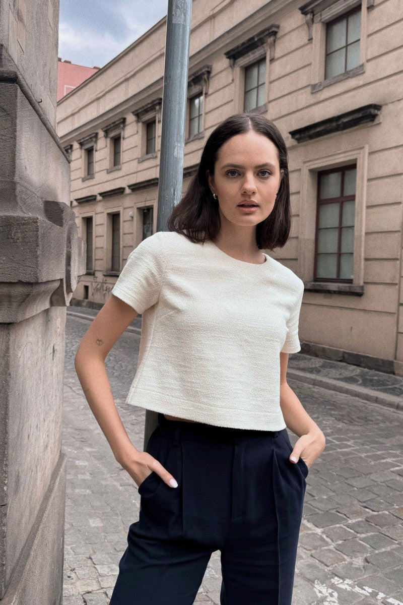 Bluzka z krótkim rękawem boucle kremowa