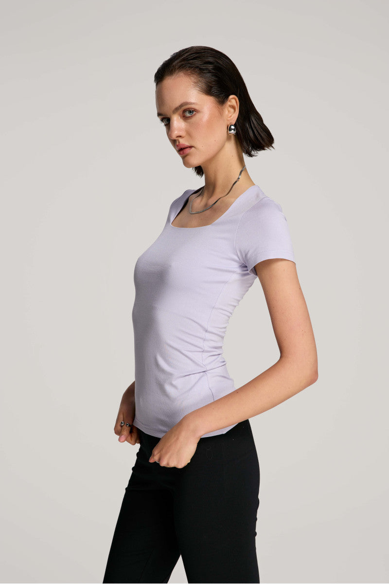 Bluzka z kwadratowym dekoltem i krótkim rękawem liliowa