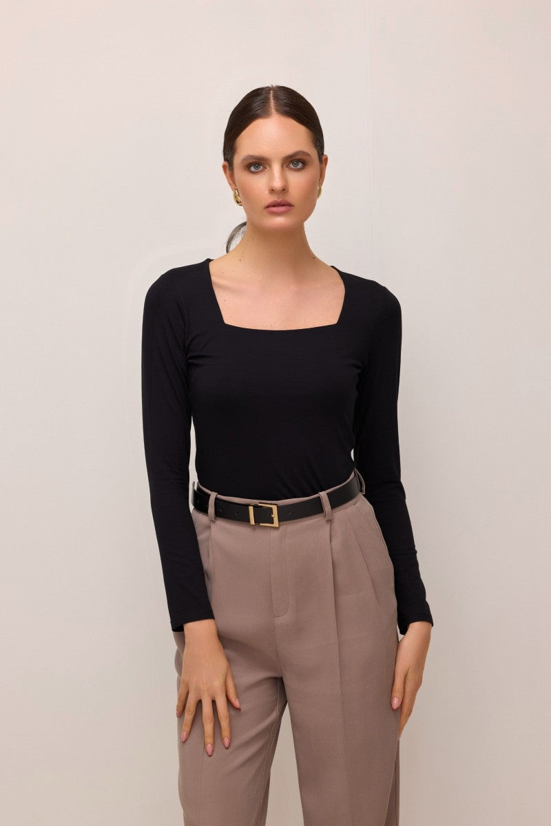 Bluzka z kwadratowym dekoltem czarna