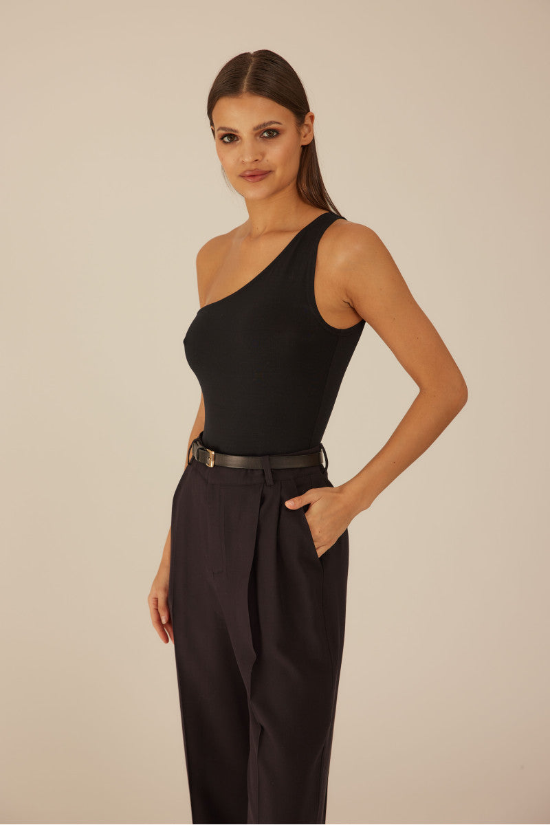 One-shoulder bodysuit black