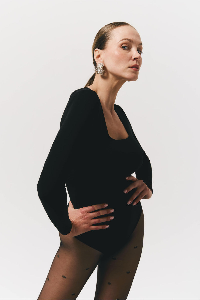 Body z kwadratowym dekoltem czarne