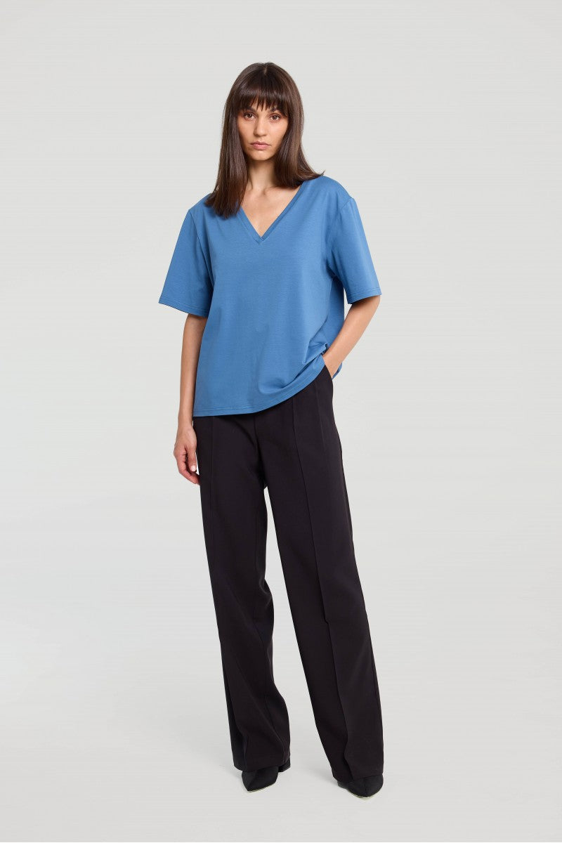 T-shirt o kroju pudełkowym z dekoltem typu v w kolorze denim