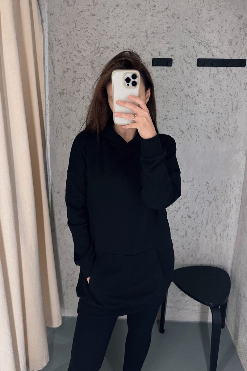 Dłuższa bluza z kapturem czarna