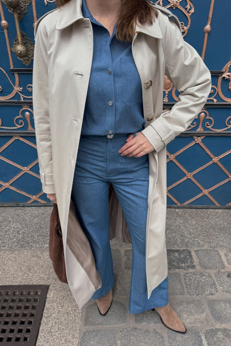 Jeansowe spodnie z naszytymi kieszeniami granatowe