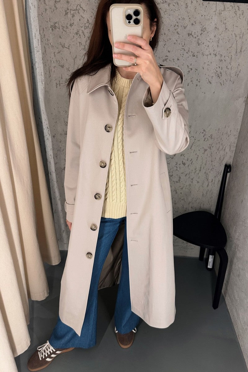 Jednorzędowy długi trencz jasny beżowy