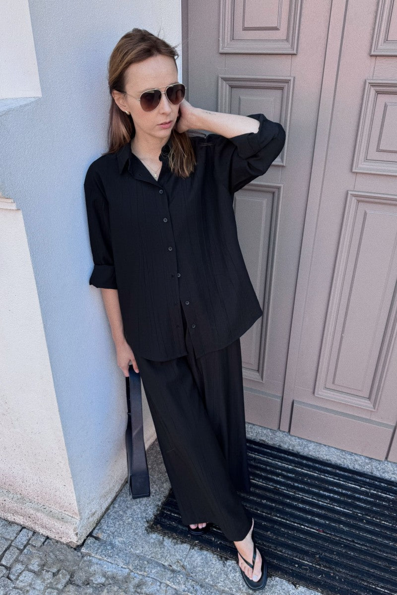 Koszula z kreszowanej wiskozy czarna