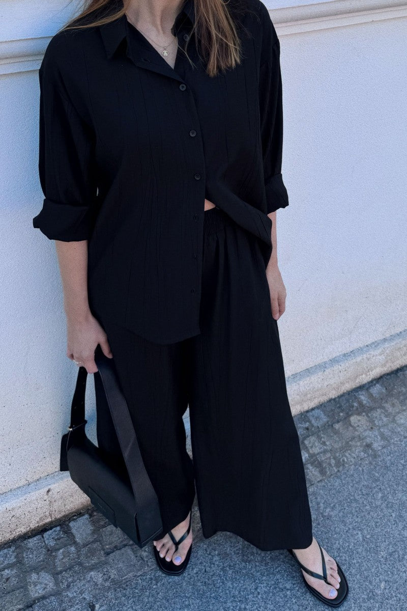 Koszula z kreszowanej wiskozy czarna