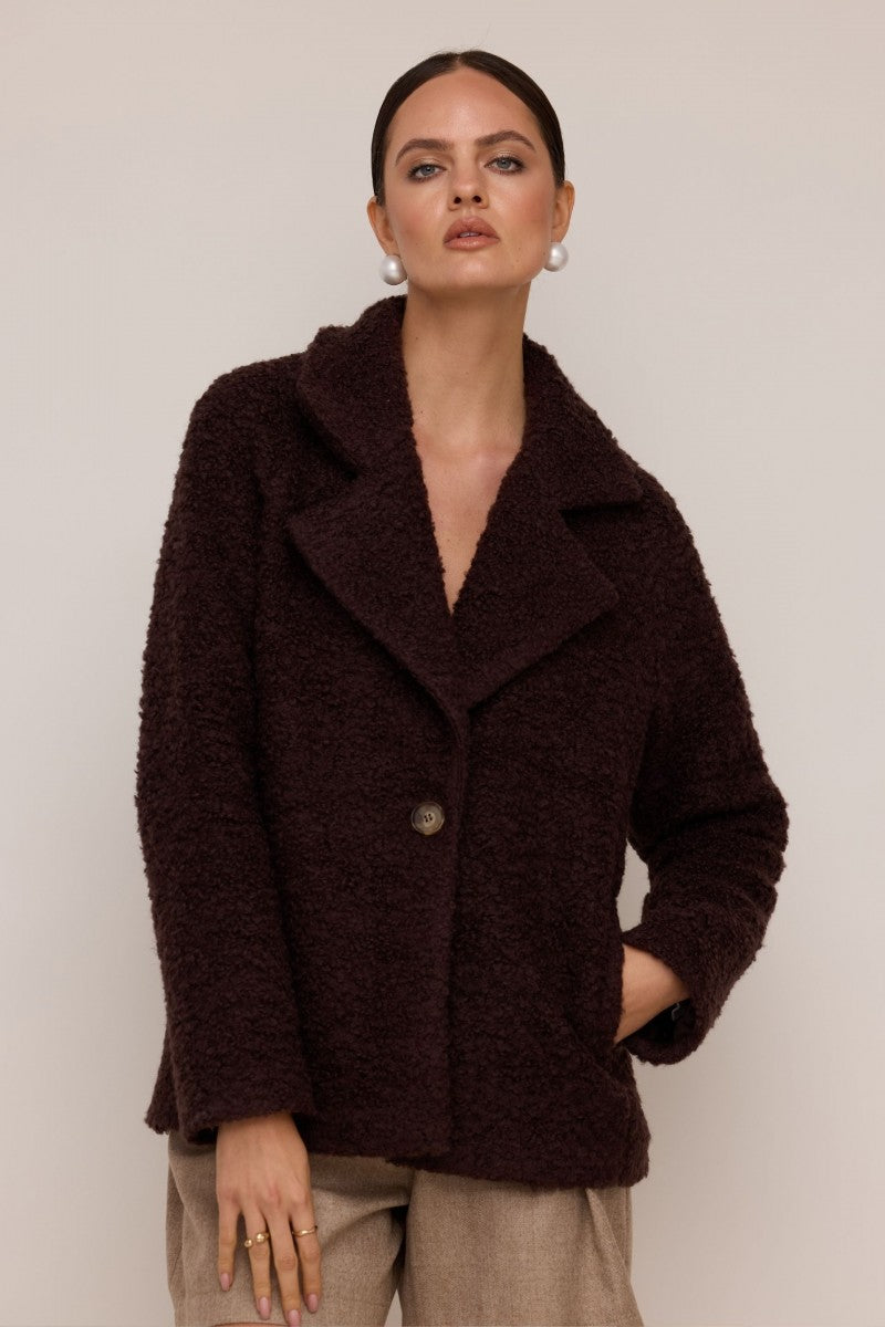 Kurtka o strukturze baranka brązowa