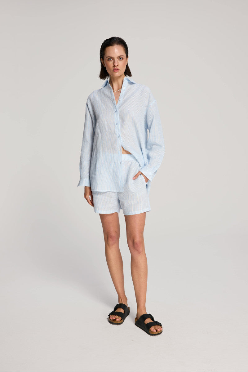 Lniane spodenki błękitne paski