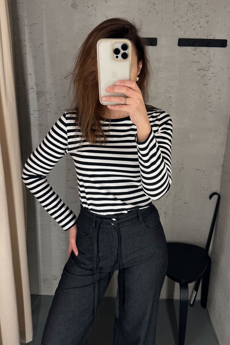 Longsleeve w paski biało-czarny czarne paski