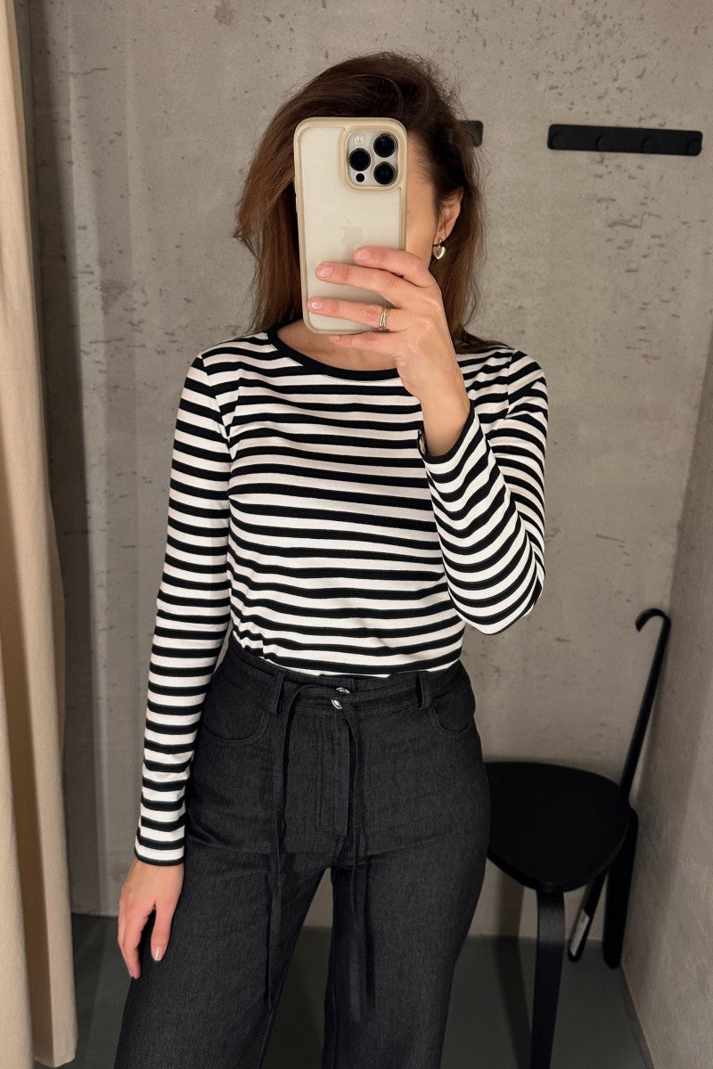 Longsleeve w paski biało-czarny czarne paski