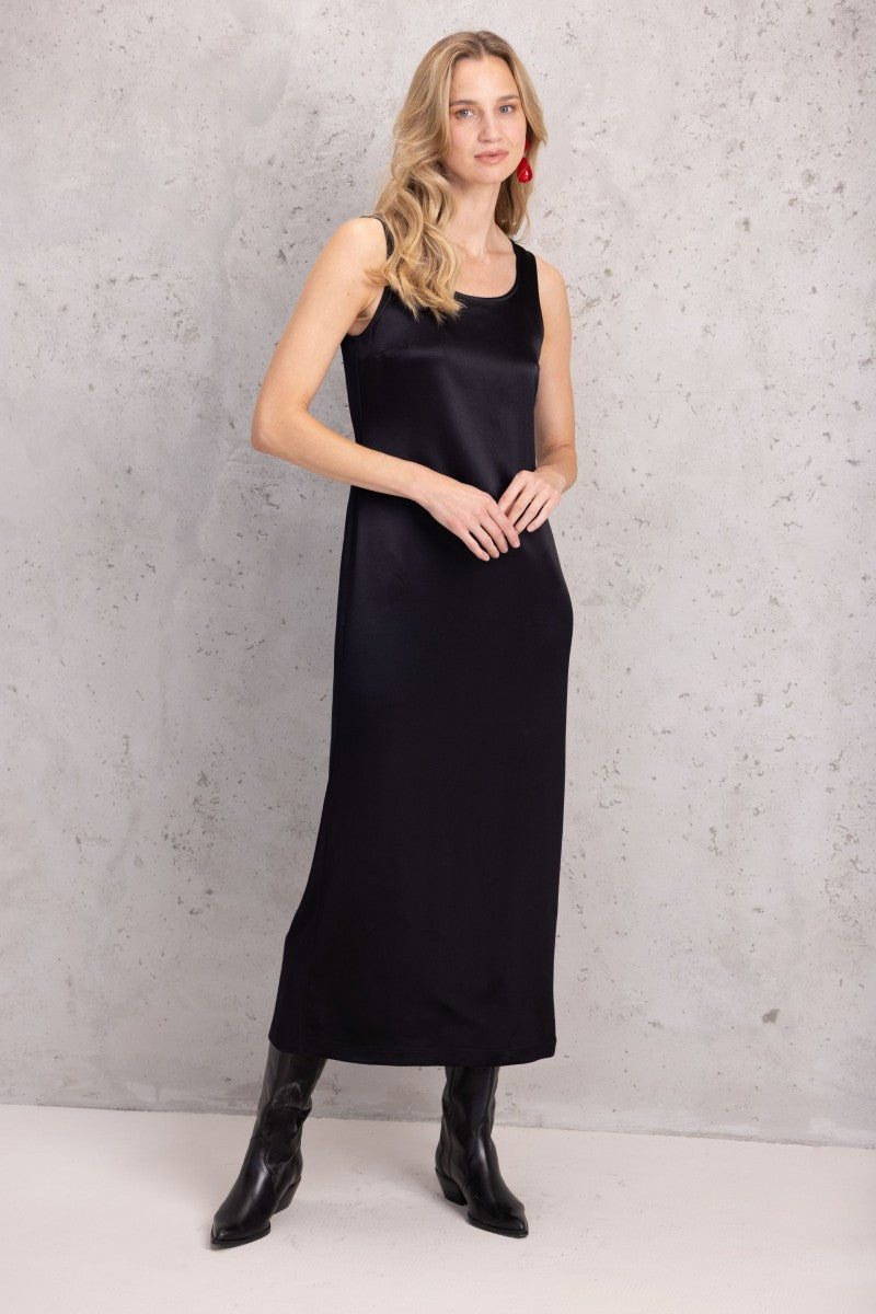 Satynowa sukienka czarna