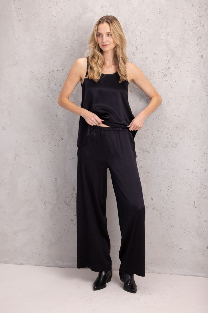 Satynowe spodnie z gumą w pasie czarne