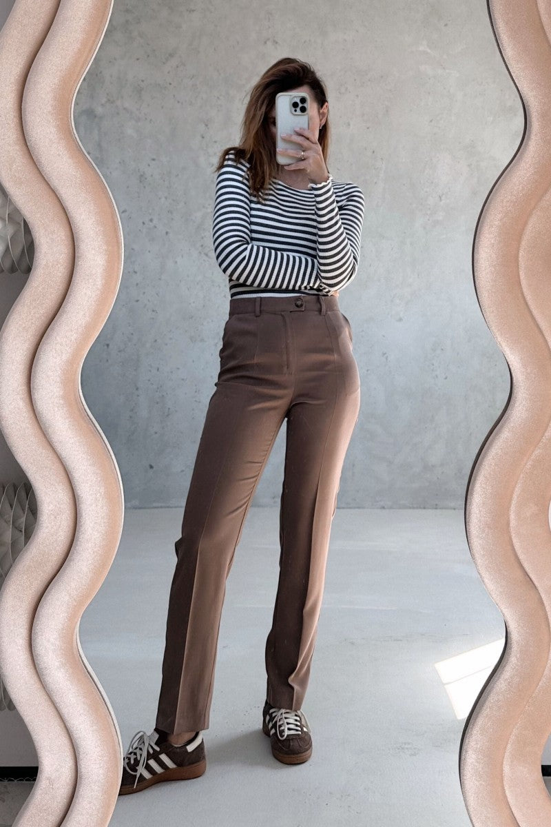 Spodnie o klasycznym kroju cappucinno