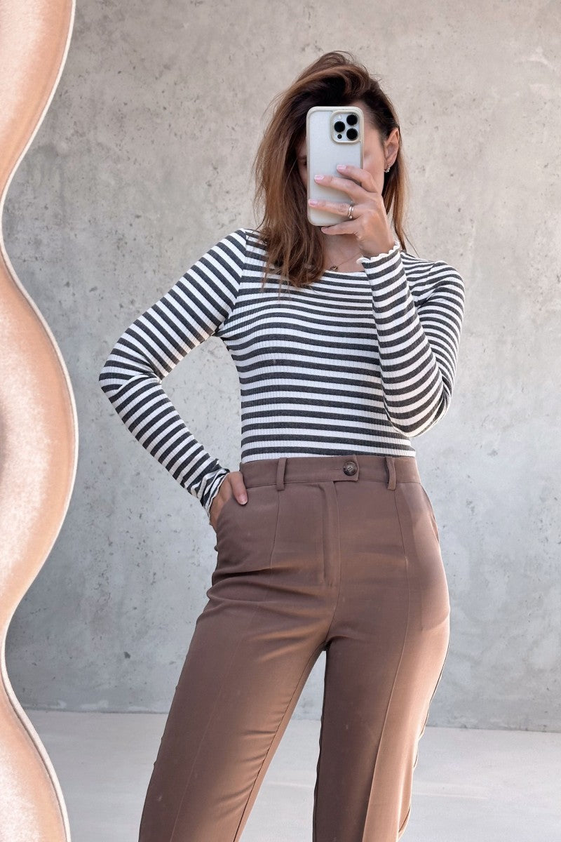 Classic cappuccino cut trousers