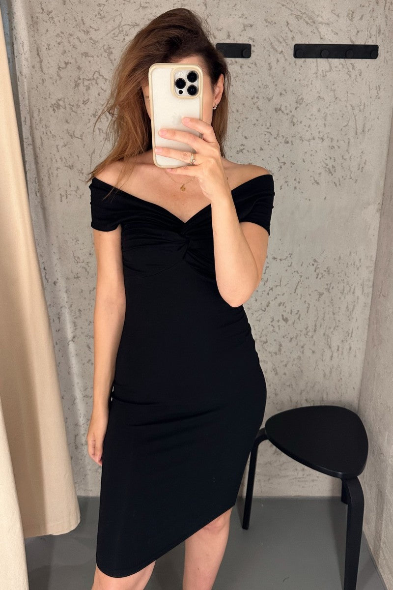 Sukienka bez ramion z zawinięciem czarna