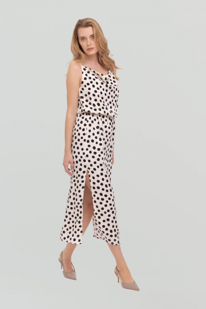 Sukienka w grochy z dekoltem typu woda śmietankowa