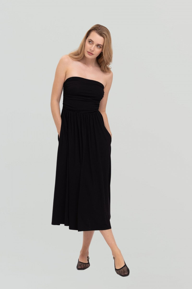 Sukienka z marszczeniami z odpinanymi ramiączkami czarna