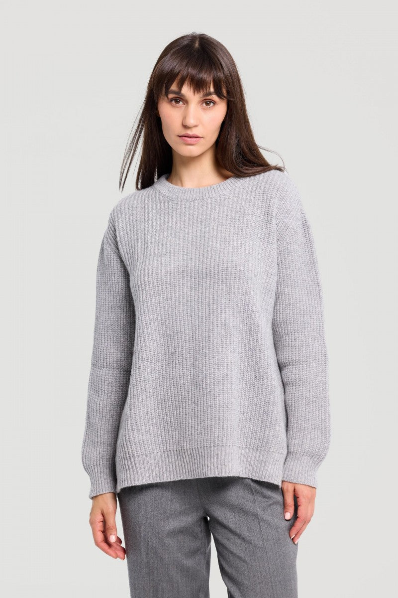 Klasyczny wełniany sweter szary