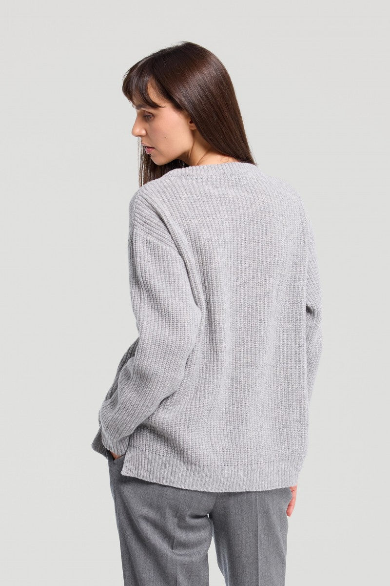 Klasyczny wełniany sweter szary