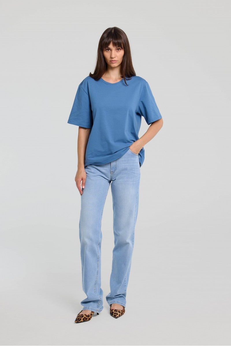 T-shirt basic o pudełkowym kroju w kolorze denim