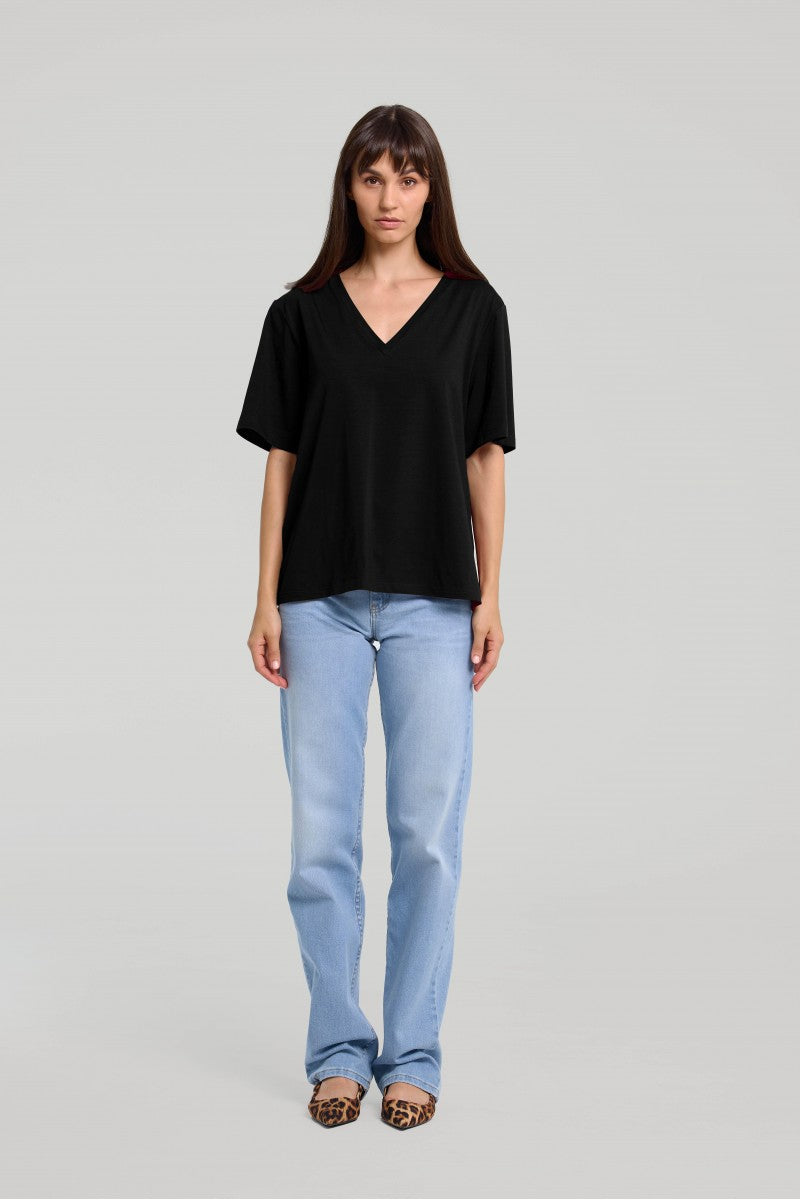 T-shirt o kroju pudełkowym z dekoltem typu v czarny