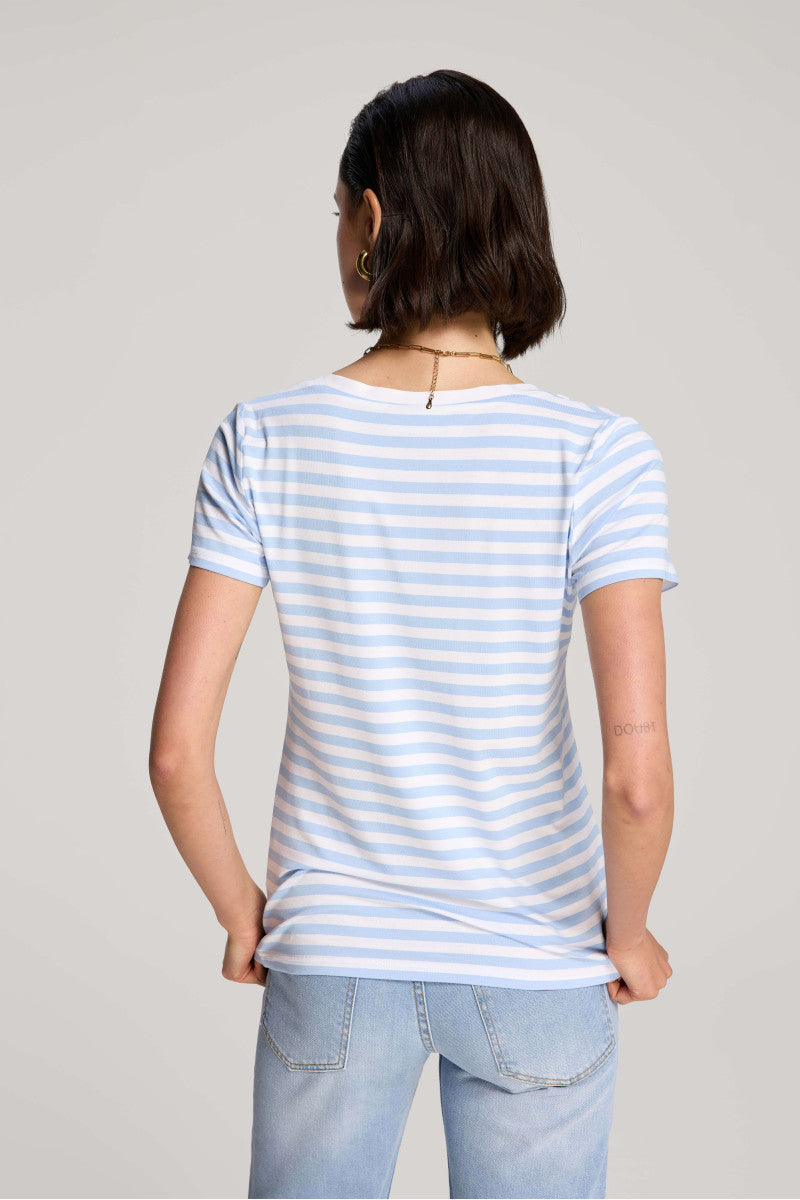 V-neck t-shirt with blue stripes
