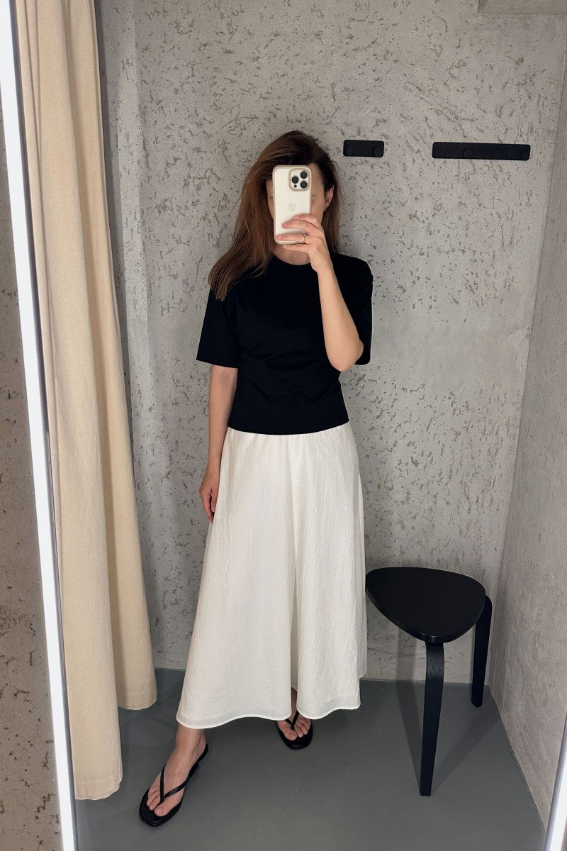 T-shirt with a fitted waist, black