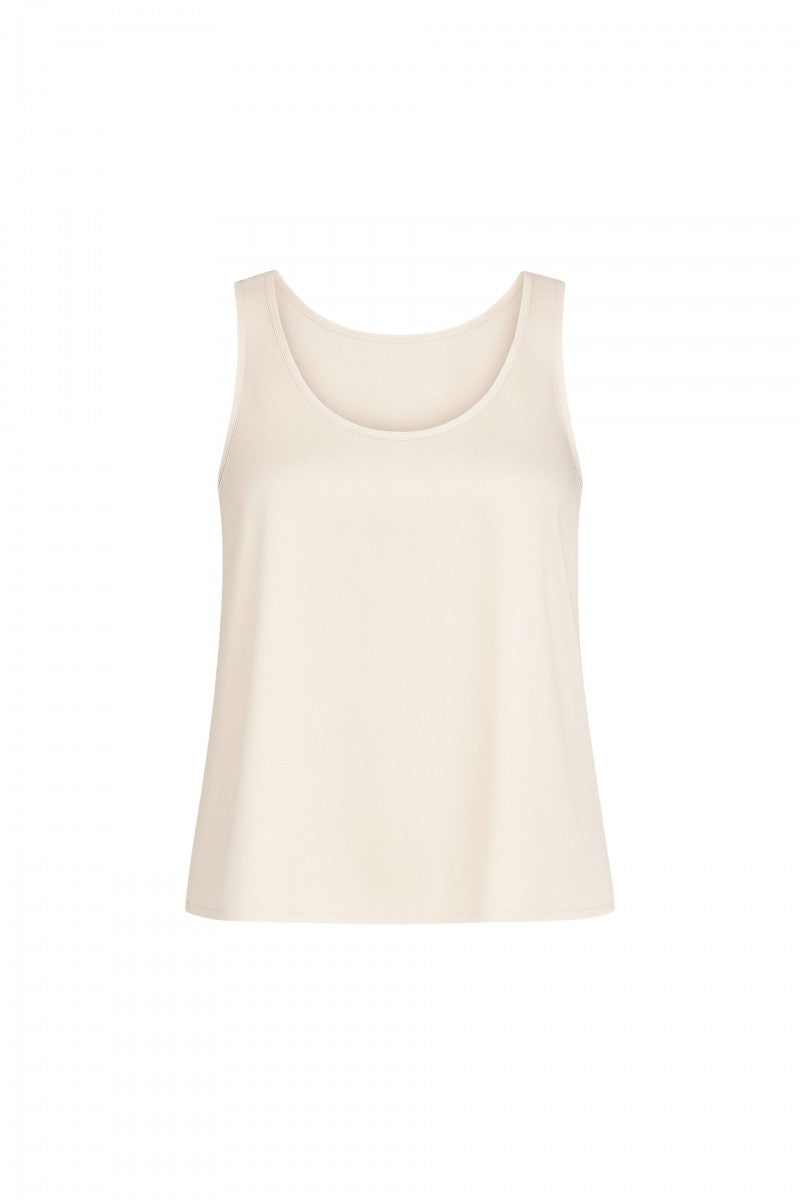 Loose-fitting top with a gold pearl sash