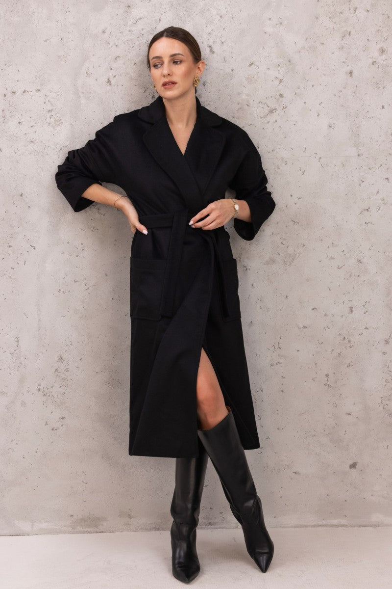Wełniany płaszcz szlafrokowy z zaokrąglonym kołnierzem czarny