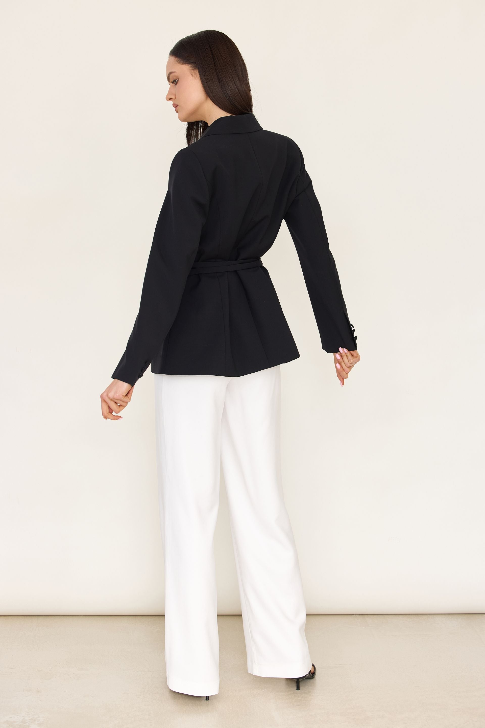 Wool jacket with an additional belt